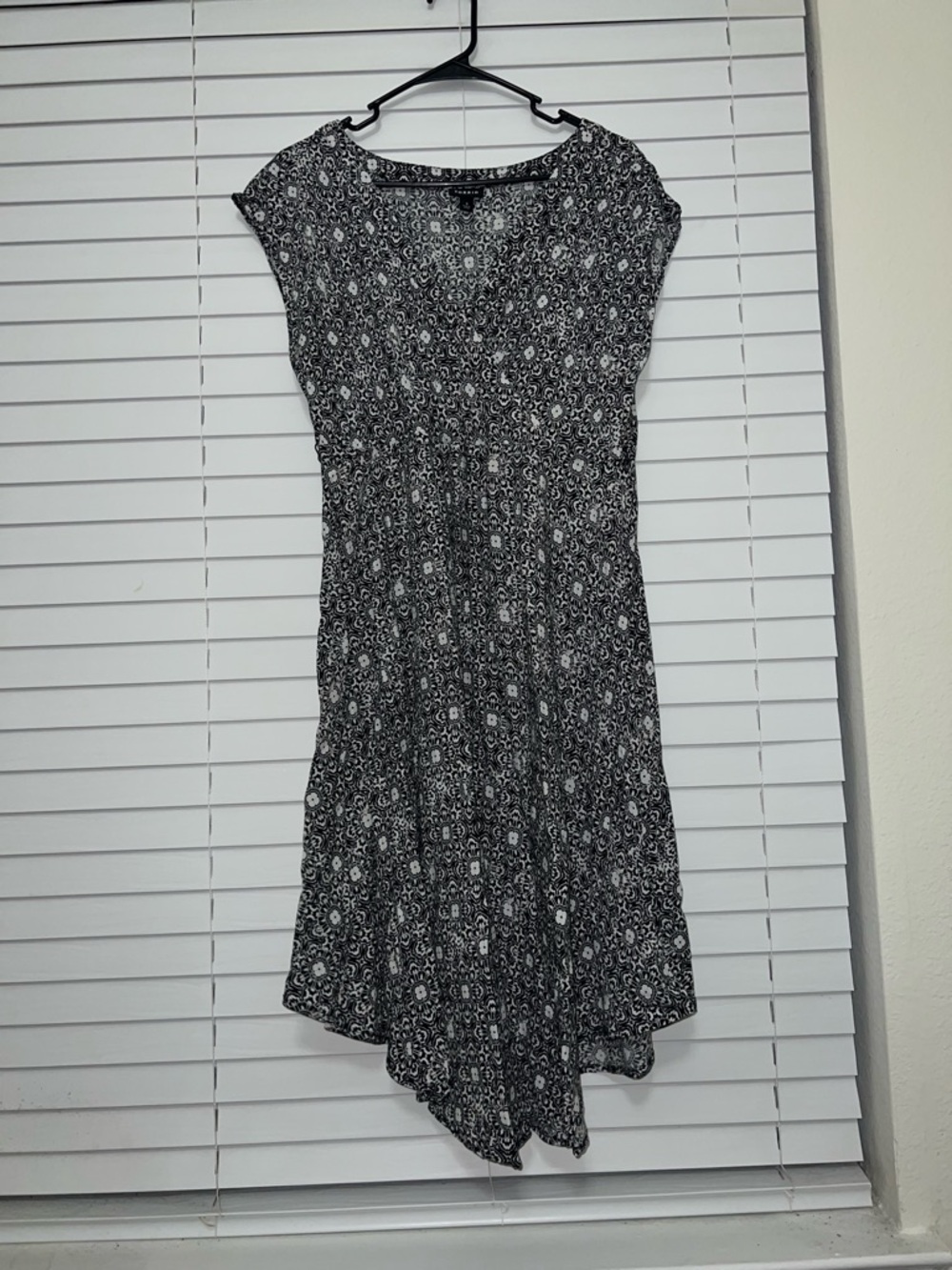 Torrid Cap-Sleeve Black & White Asymmetrical Dress